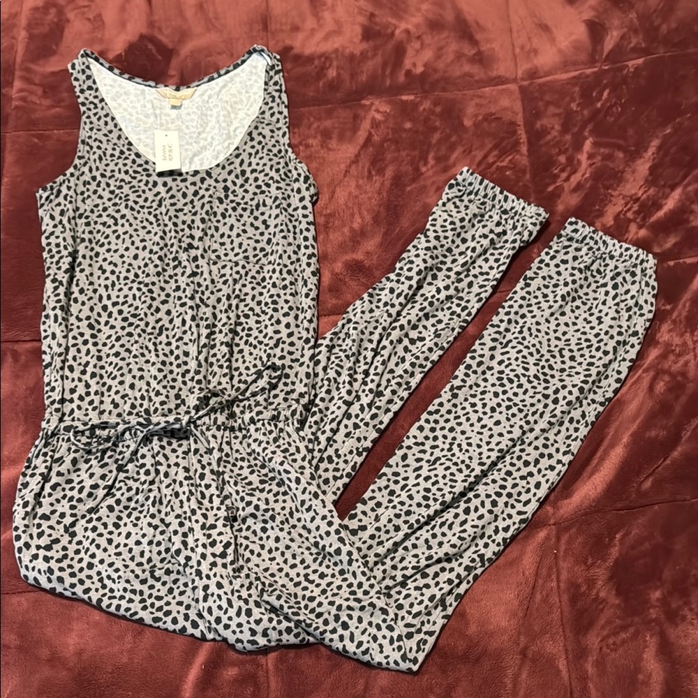 Banana Republic Black and Gray Pajama Set Intimates